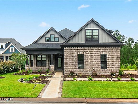 3rd image of 8631 Safflower Way NE