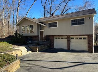 12 Glenwood Dr, Montville, NJ 07045