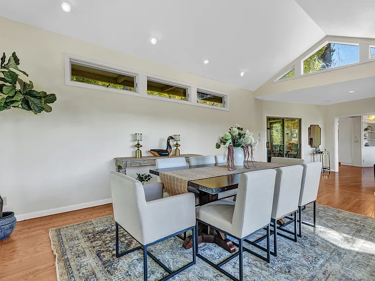 4444 Redwood Rd — Photo 11