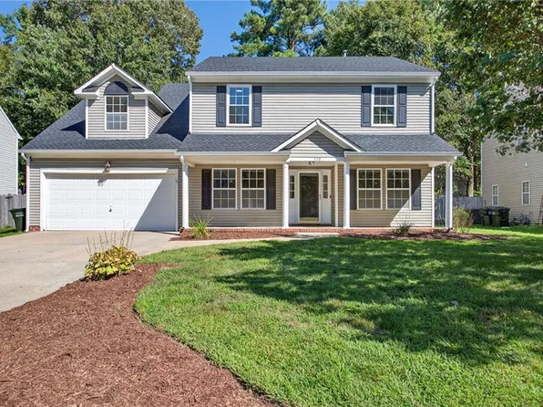 110 Robin Hood Dr, Yorktown, VA 23693