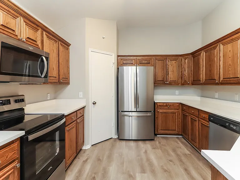 1206 Beacon Hill Dr — Photo 8