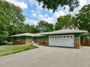 4704 Rainbow Rdg, Rockford, IL 61109
