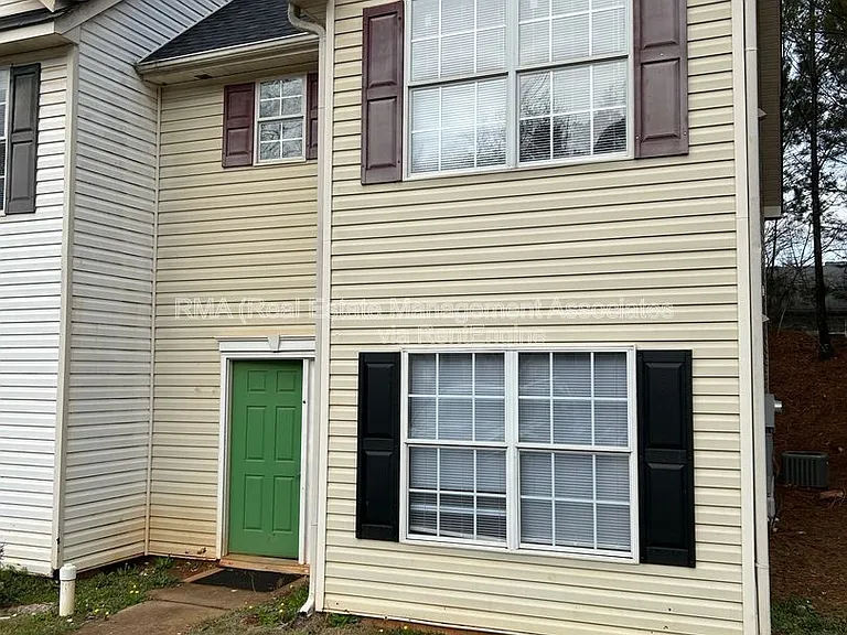 1840 Carrington Dr — Photo 1