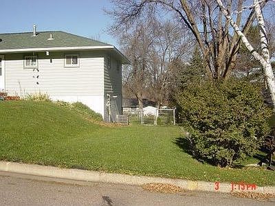 2nd image of 834 Linden St