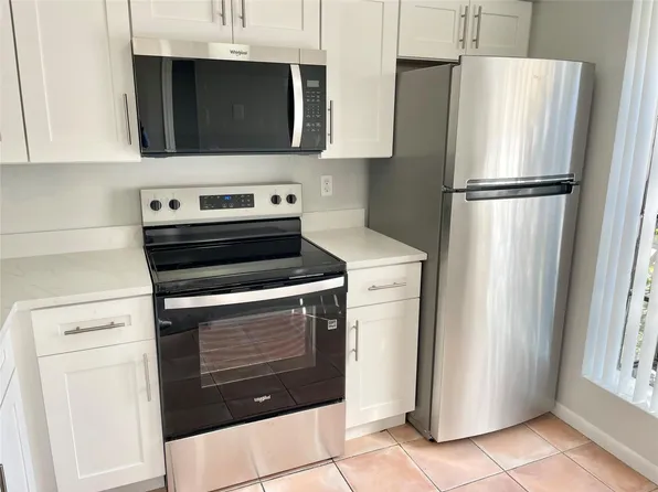 2700 S Oakland Forest Dr APT 308, Fort Lauderdale, FL 33309