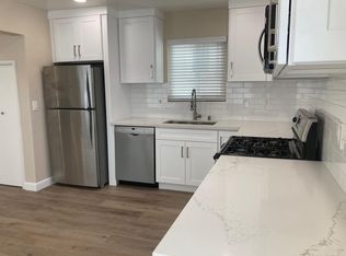 1012 England St, Huntington Beach, CA 92648