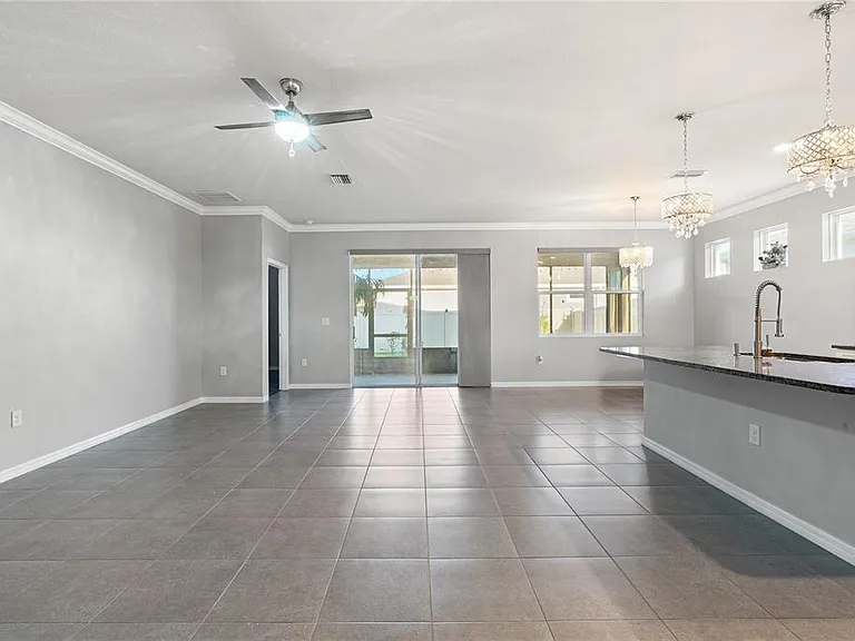 1092 Pipestone Pl — Photo 7