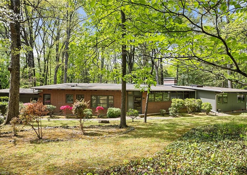 1st image of 434 S Westview Dr