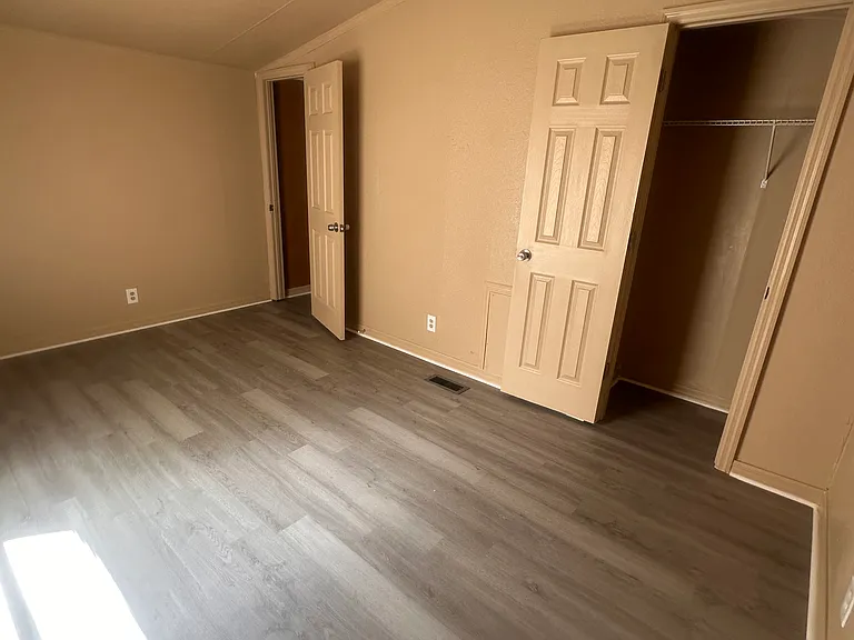 8349 NE 77th Ln — Photo 13