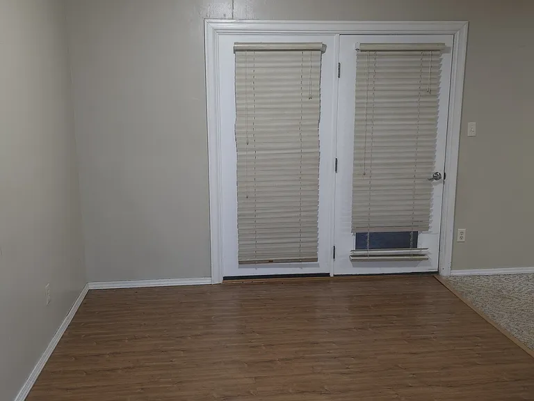 520 Sunset Strip — Photo 6