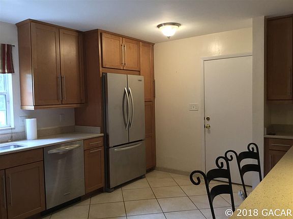 4th image of 4927 NW 18th Pl