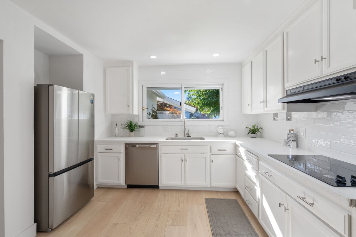 next background image