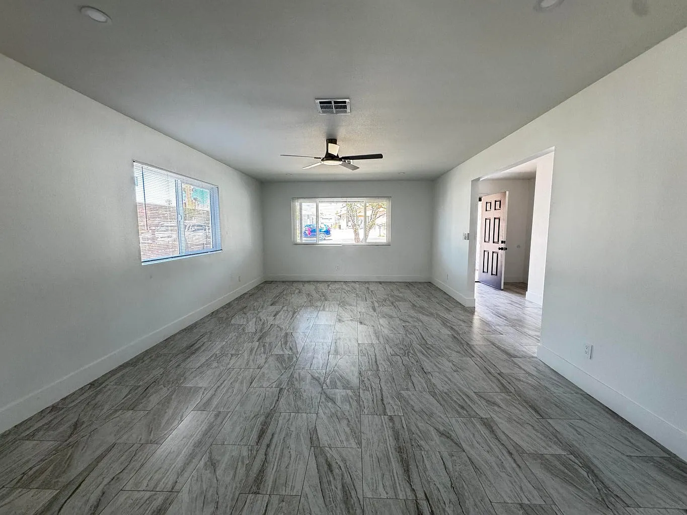 3 bed, 1305 sqft, $2,650 — Photo 4