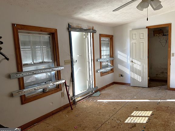 3rd image of 4256 Lindsey Dr