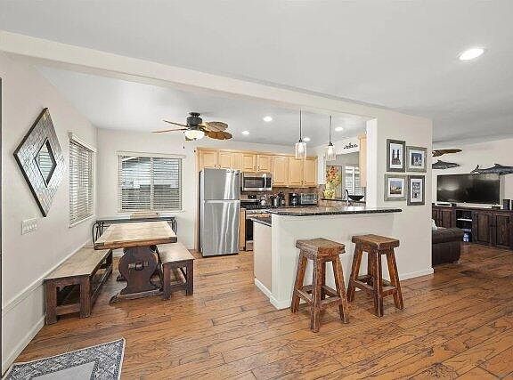 4th image of 715 Toulon Ct
