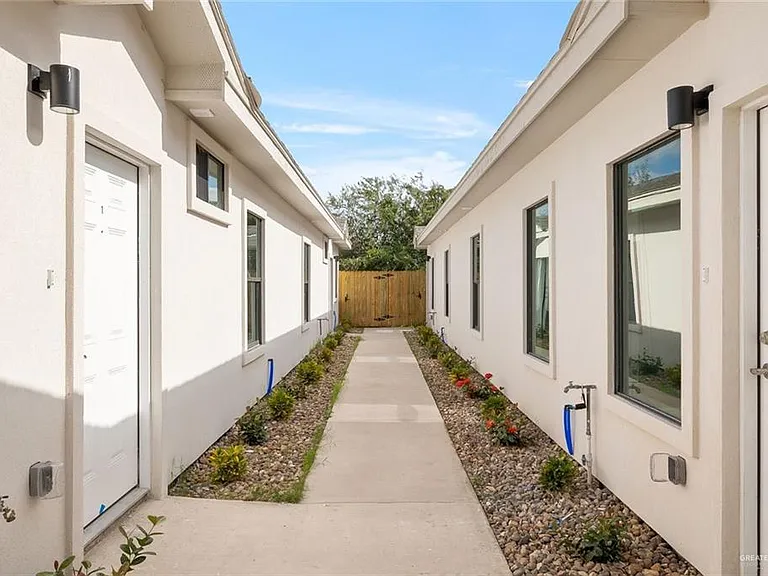 1216 W Harrison Ave #4 — Photo 4