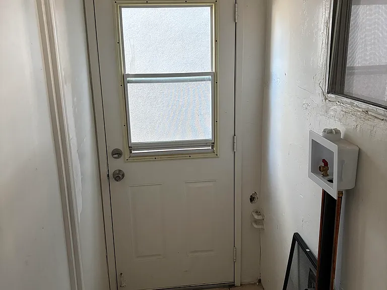 5265 Pirotte Dr — Photo 11