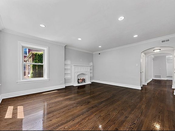 2nd image of 8036 S Paxton Ave #2