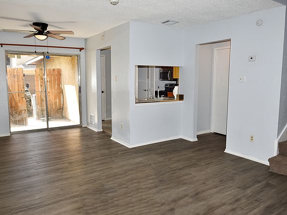 3rd image of 4908 Oak Blf