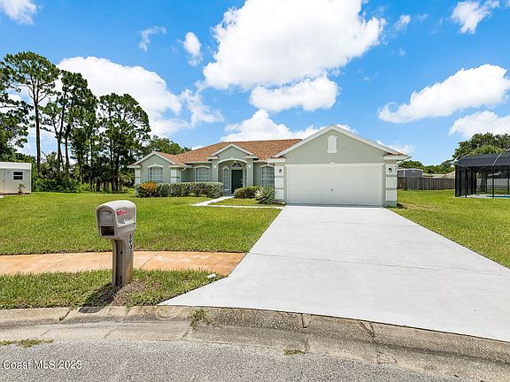 2nd image of 890 Sandhurst Ct