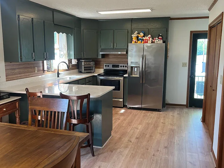 803 Quillen Ave — Photo 10