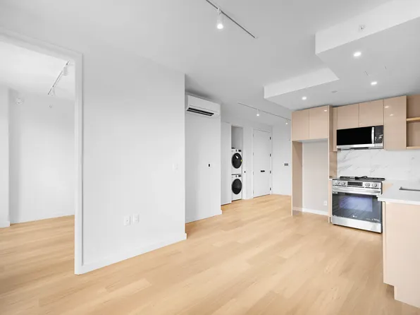 16 West Street image 2 of 21