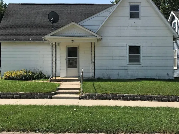 616 4th St, Manning, IA 51455