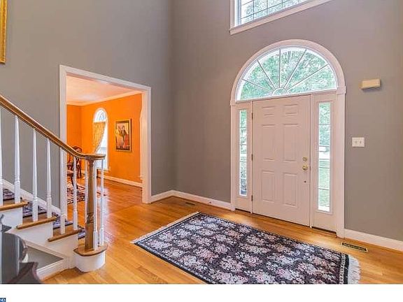 3rd image of 103 Loudoun Pl