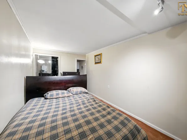 1226 East 51st Street image 12 of 29