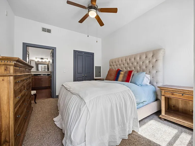 1901 Post Oak Blvd #1404 — Photo 10