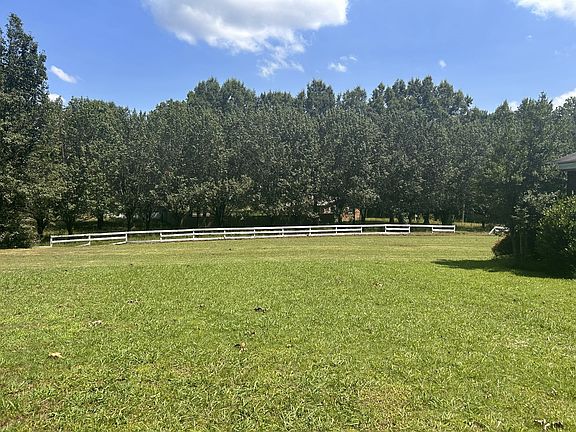 3rd image of 185 Holmes Mill Rd