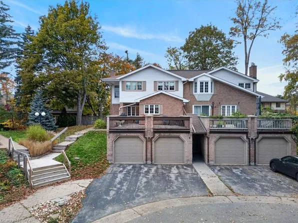 250 Kingswood Dr #6, Kitchener, ON N2E 2K2