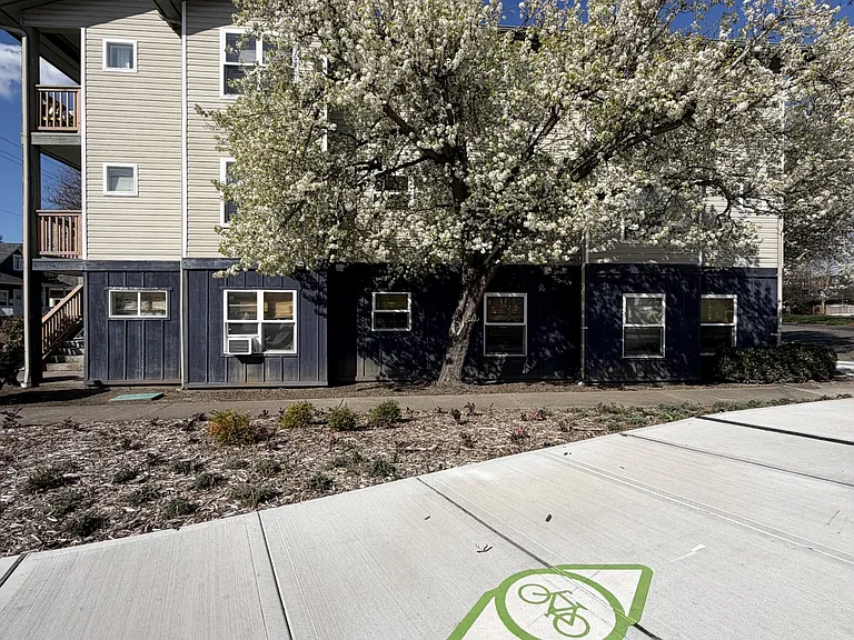 633 Burnett Ave S #T-302 — Photo 10