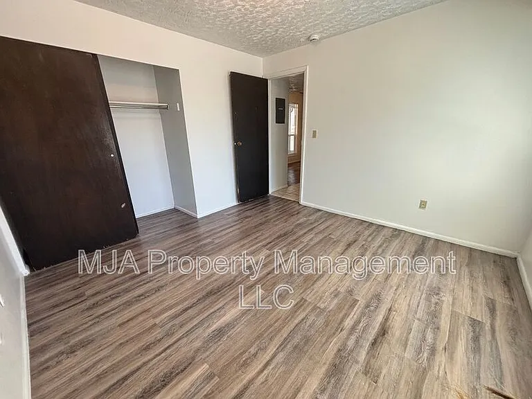 1165 Edgewood Dr #7 — Photo 10