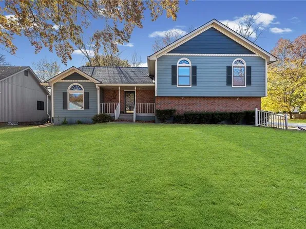 1201 SE 7th St, Lees Summit, MO 64063