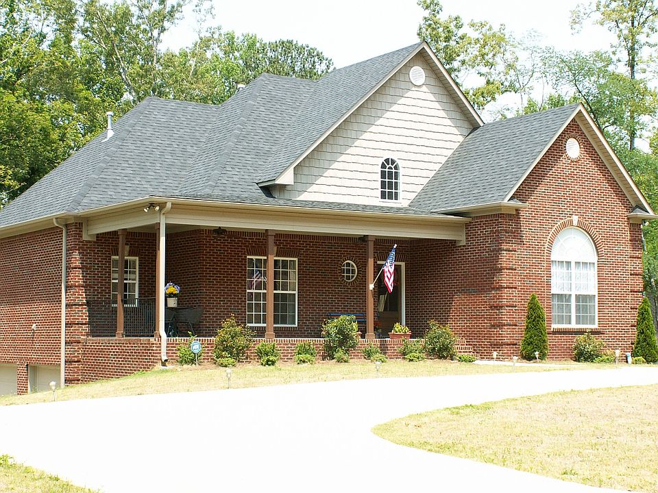 Two driveways for easy access