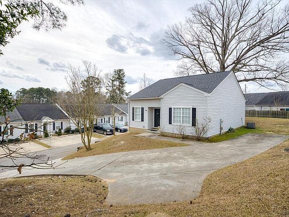 5th image of 2110 Oak Ridge Road