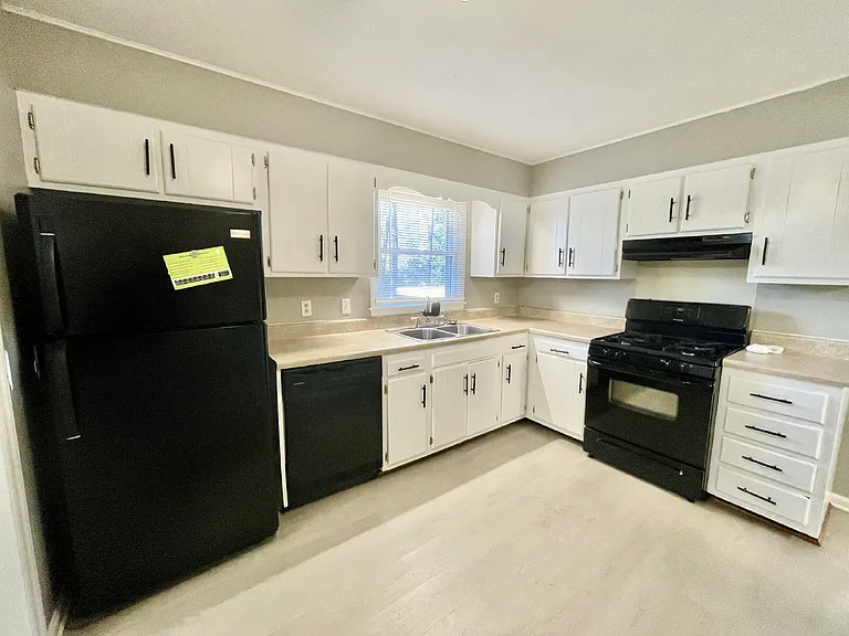 452 Cloverhill Pl — Photo 8