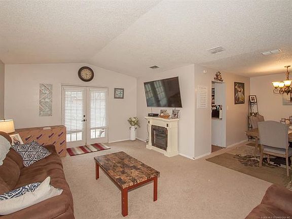 2nd image of 14415 S Oak Ct E