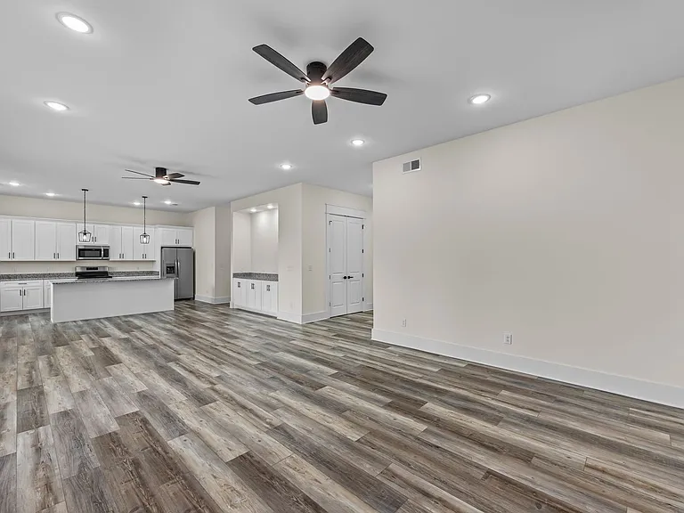 135 Max Lane Dr — Photo 9