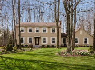 18044 Millstone Dr, Chagrin Falls, OH 44023