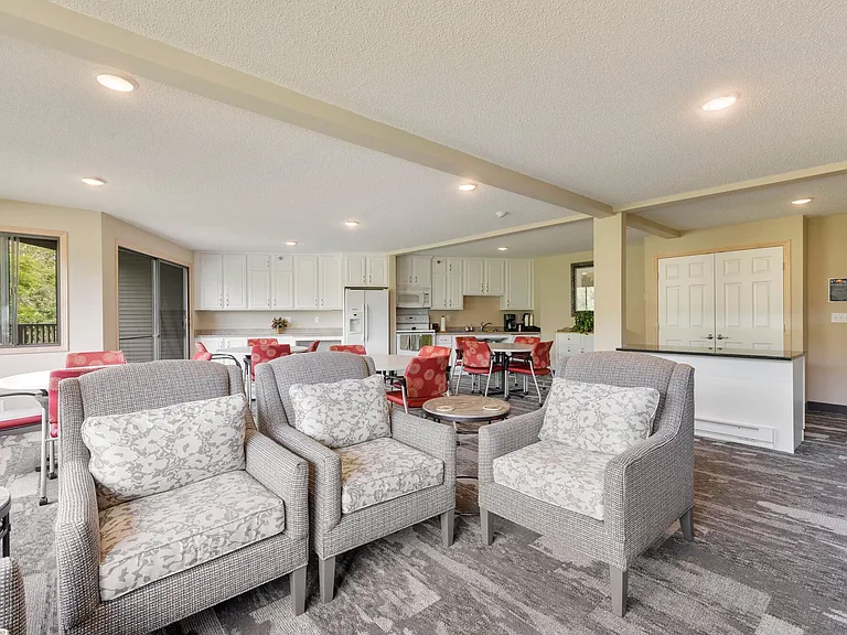 Lakewood Hills Apartments — Photo 22