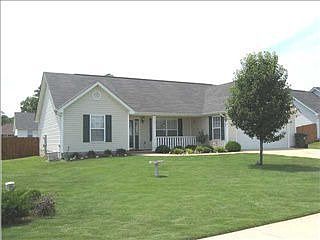 1st image of 104 Holli Ln