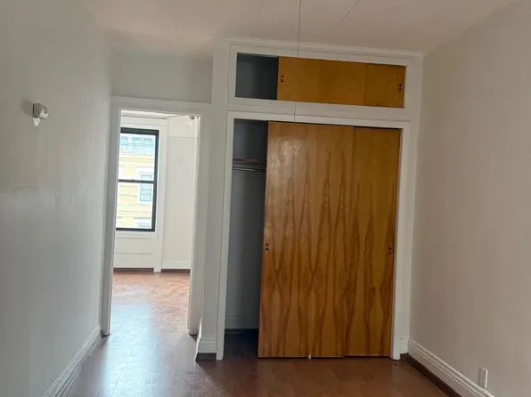 2052 Gates Avenue image 11 of 23