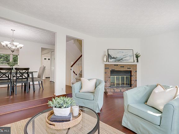 2nd image of 2906 Montauk Ct