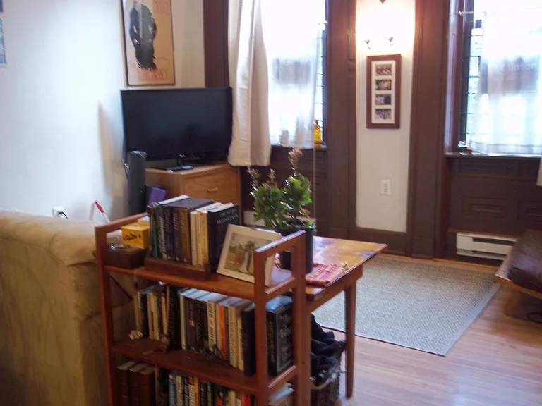 1625 Wallace St #1F — Photo 3