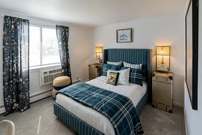The Den Cedar Ridge — Photo 1