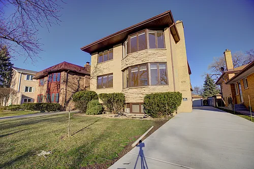 5715 N Cicero Ave #2 Photo 1