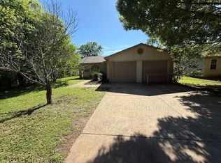 1507 McAnear St, Cleburne, TX 76033