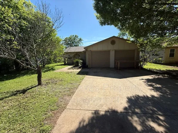 1507 McAnear St, Cleburne, TX 76033